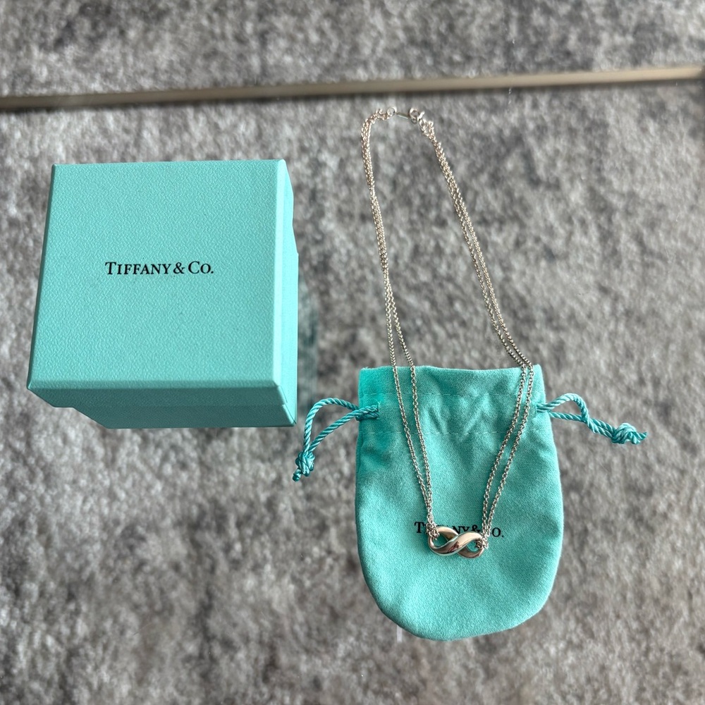 Tiffany & Co Sterling Silver Infinity Double Chain Pendant Necklace 16”
